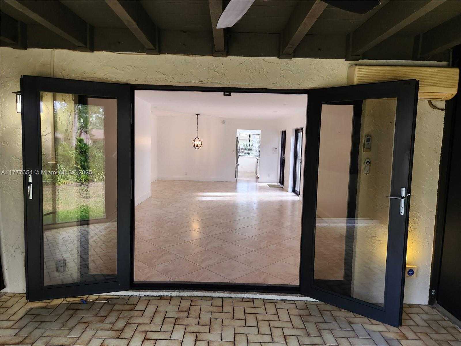 Small Image of 4481 CORDIA CIR, Coconut Creek Number 6