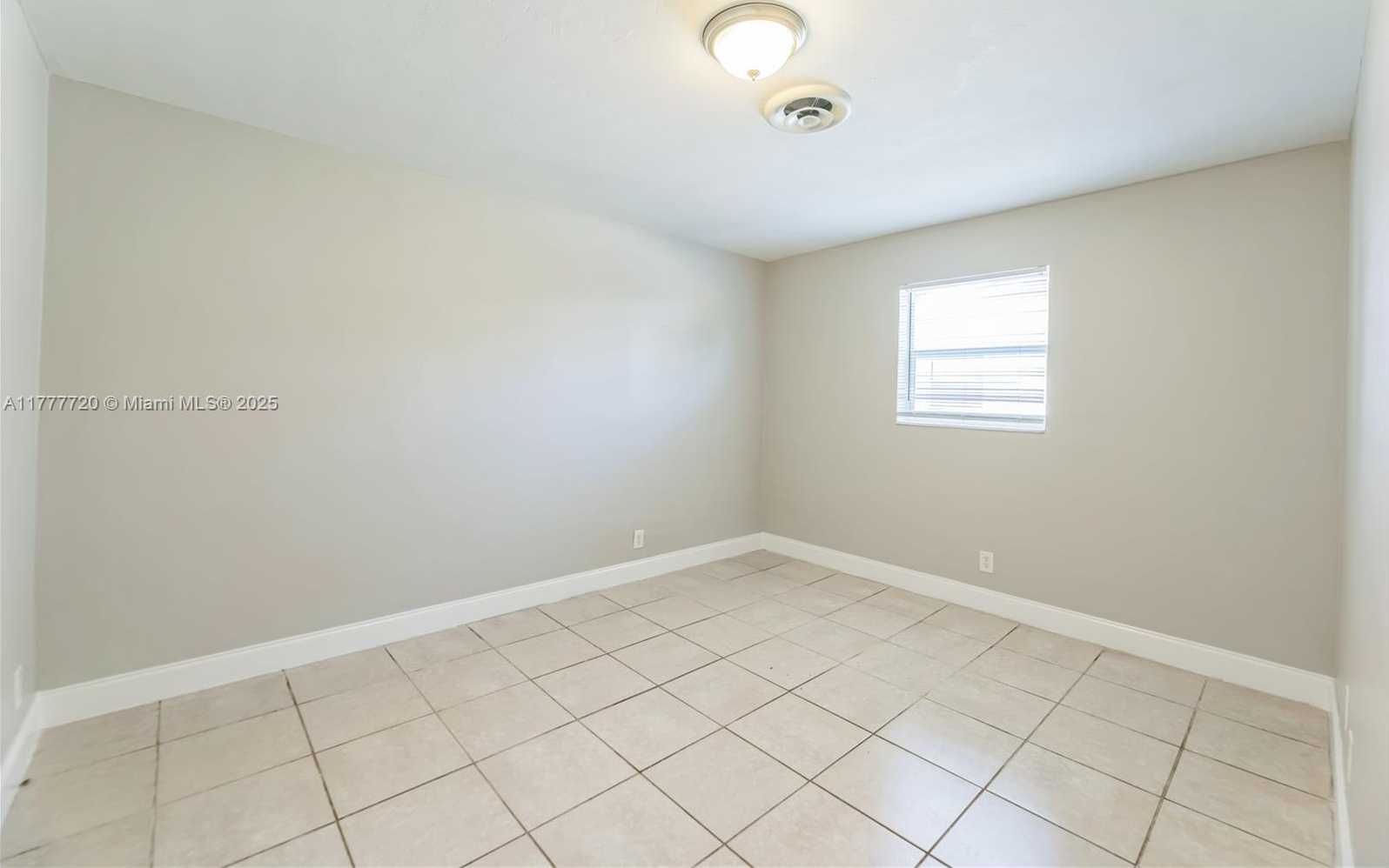 Small Image of 5810 SOUTH WEST 54TH AVE, Davie Number 14