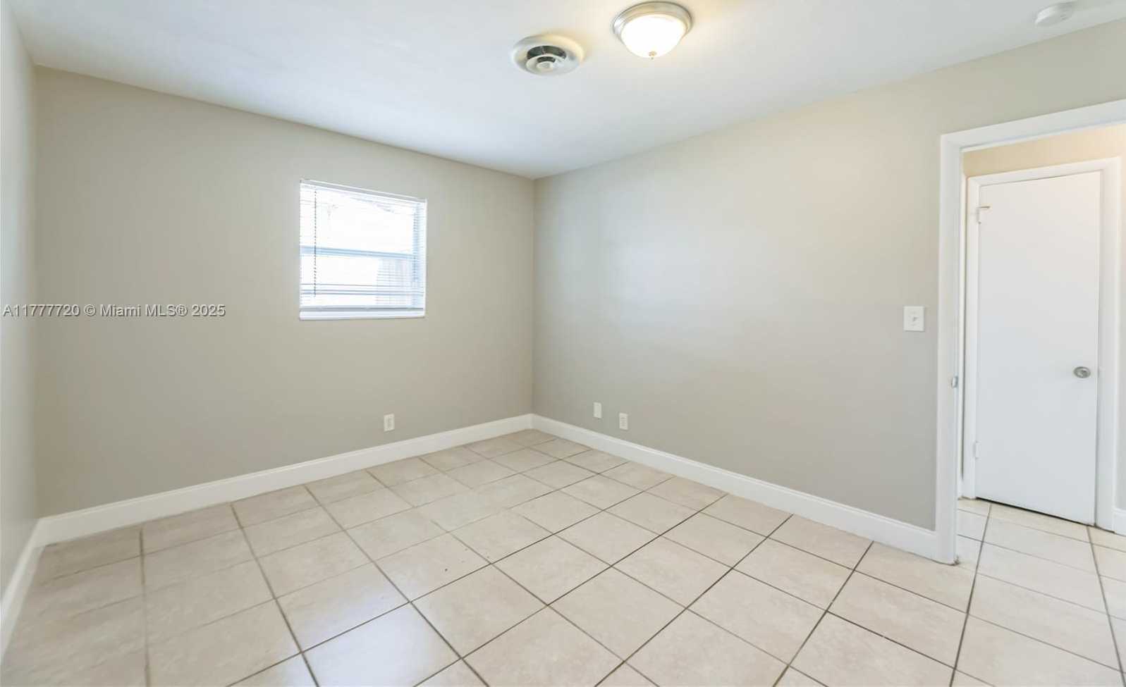 Small Image of 5810 SOUTH WEST 54TH AVE, Davie Number 15