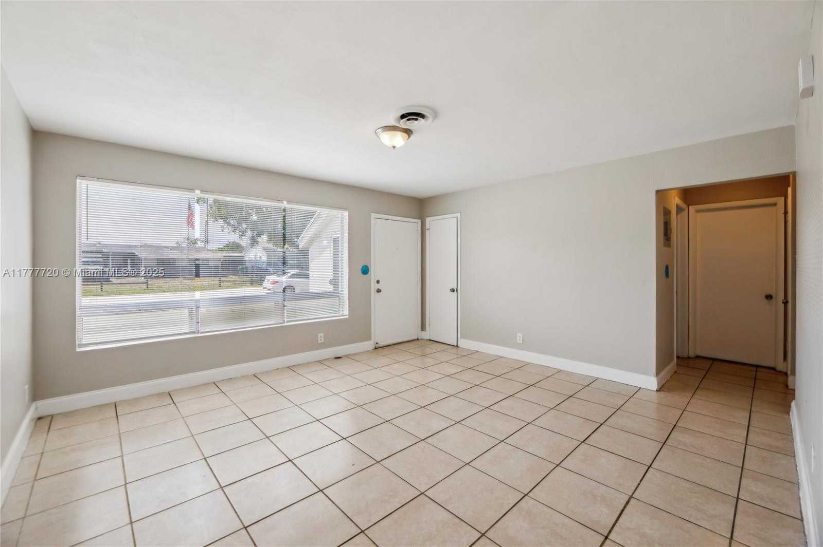 Small Image of 5810 SOUTH WEST 54TH AVE, Davie Number 3
