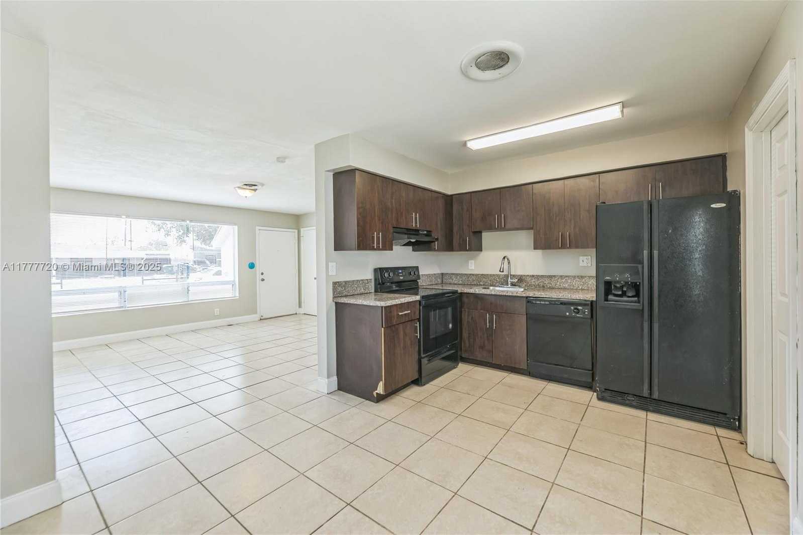 Small Image of 5810 SOUTH WEST 54TH AVE, Davie Number 7