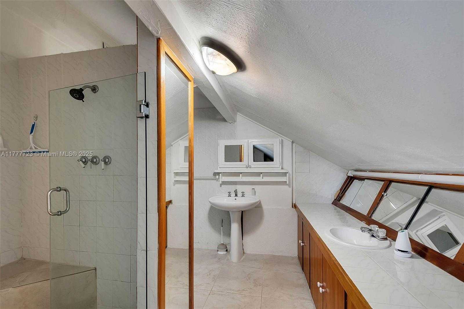 Small Image of 108 LONG BEN DR, Key Largo Number 32