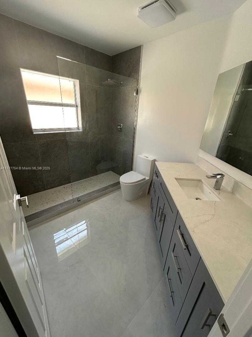 Small Image of 11244, Doral Number 23