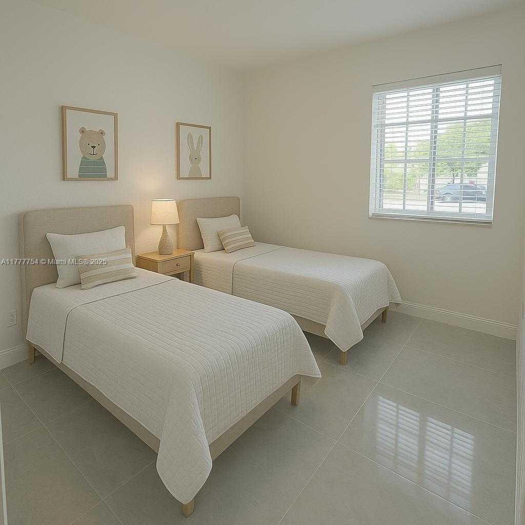 Small Image of 11244, Doral Number 24