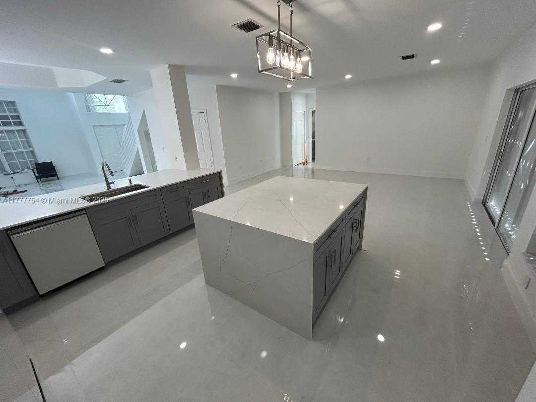 Small Image of 11244, Doral Number 3