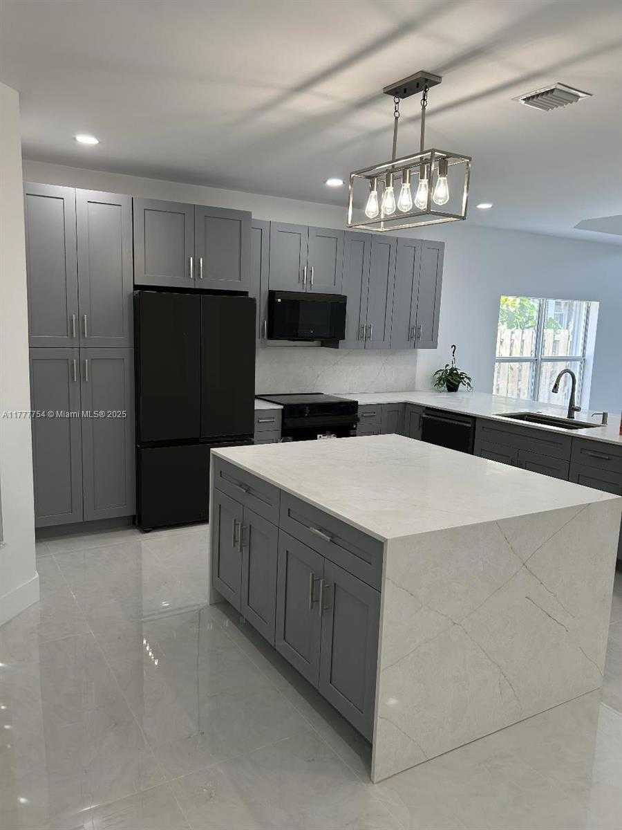 Small Image of 11244, Doral Number 4