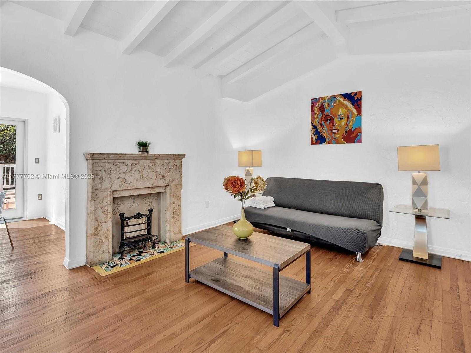 Small Image of 1534 EUCLID AVENUE, Miami Beach Number 10