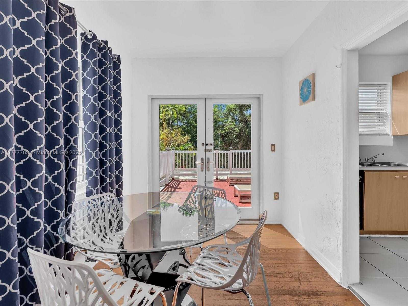 Small Image of 1534 EUCLID AVENUE, Miami Beach Number 14