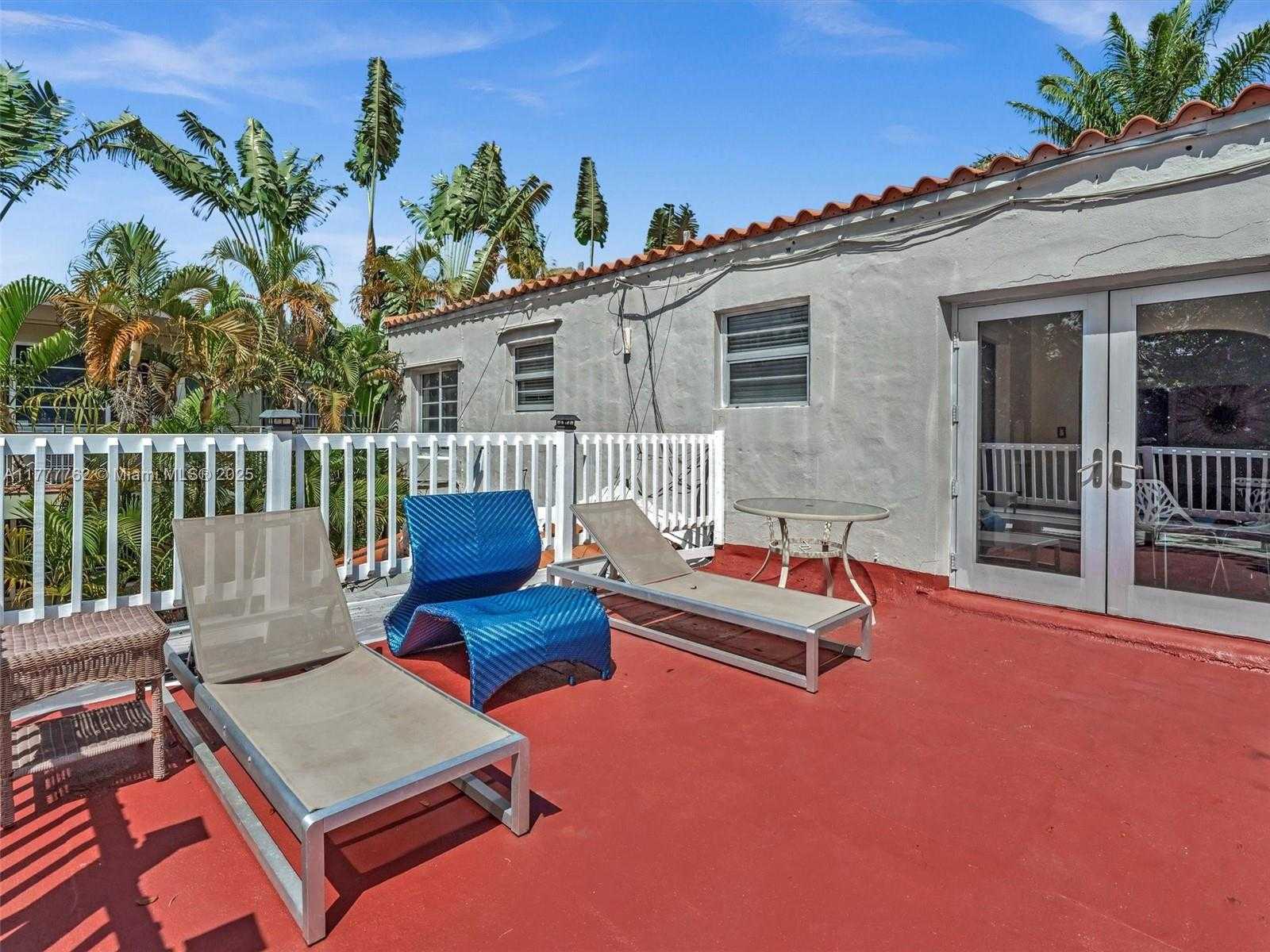 Small Image of 1534 EUCLID AVENUE, Miami Beach Number 16