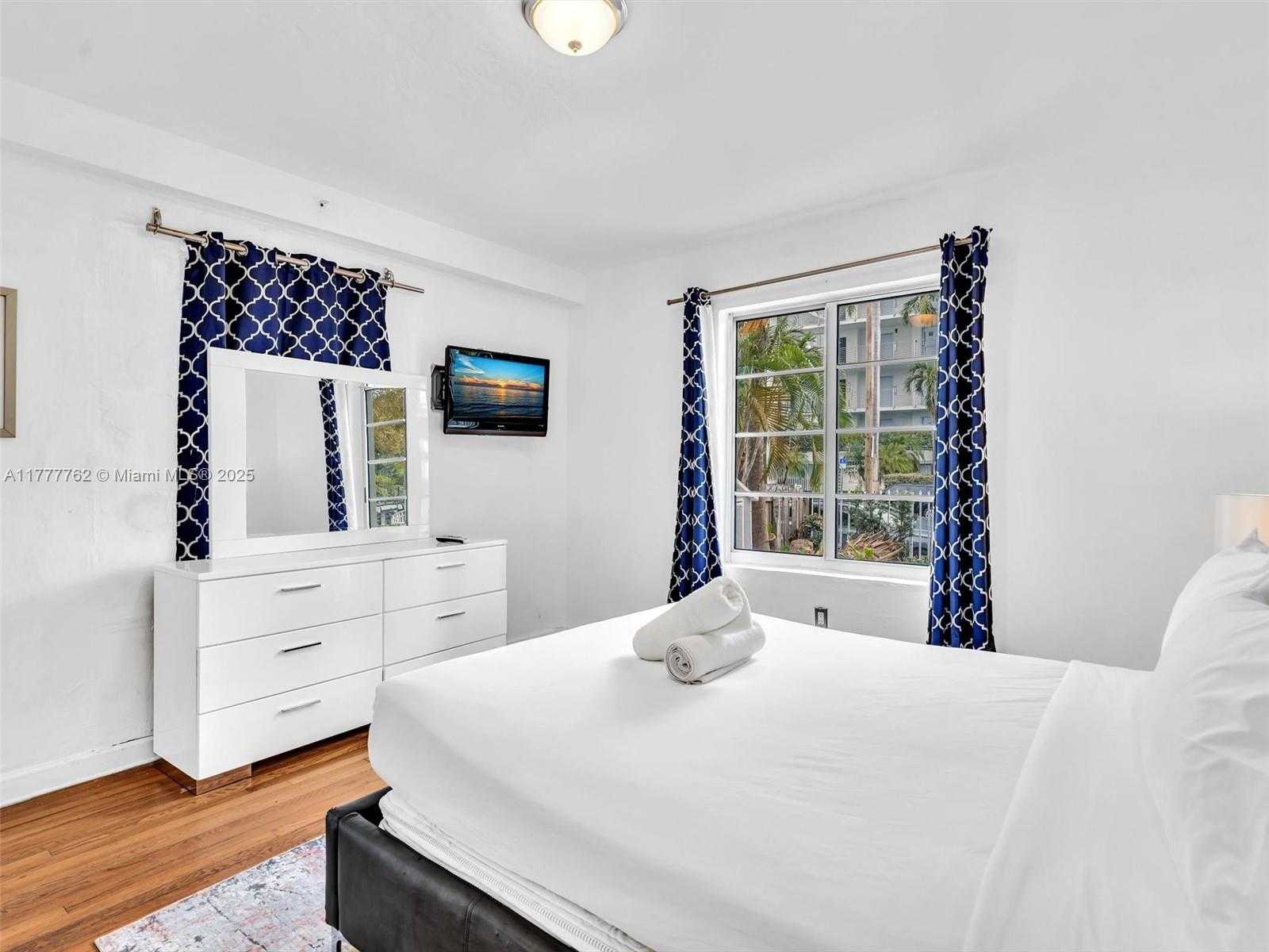 Small Image of 1534 EUCLID AVENUE, Miami Beach Number 18