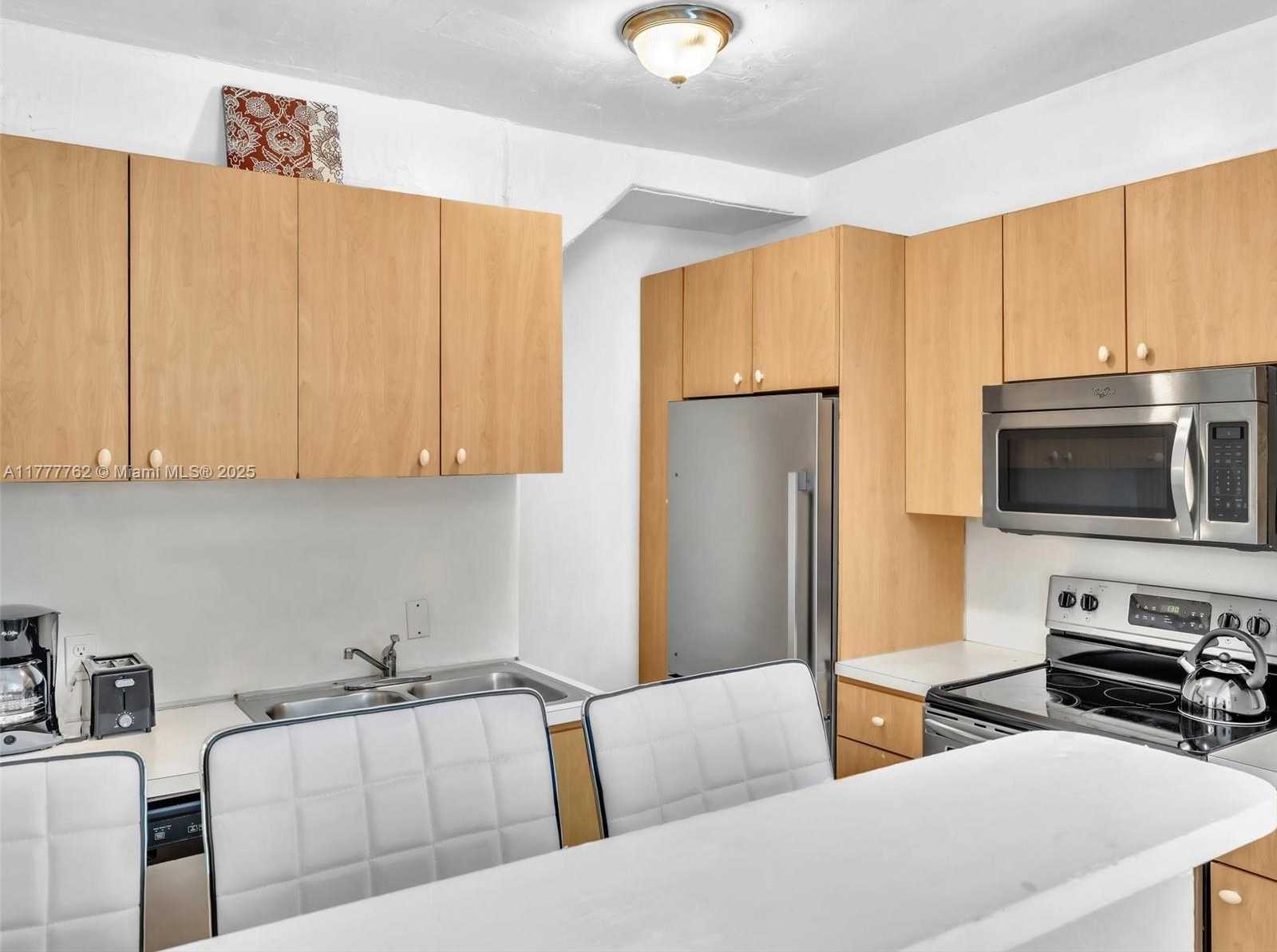 Small Image of 1534 EUCLID AVENUE, Miami Beach Number 25