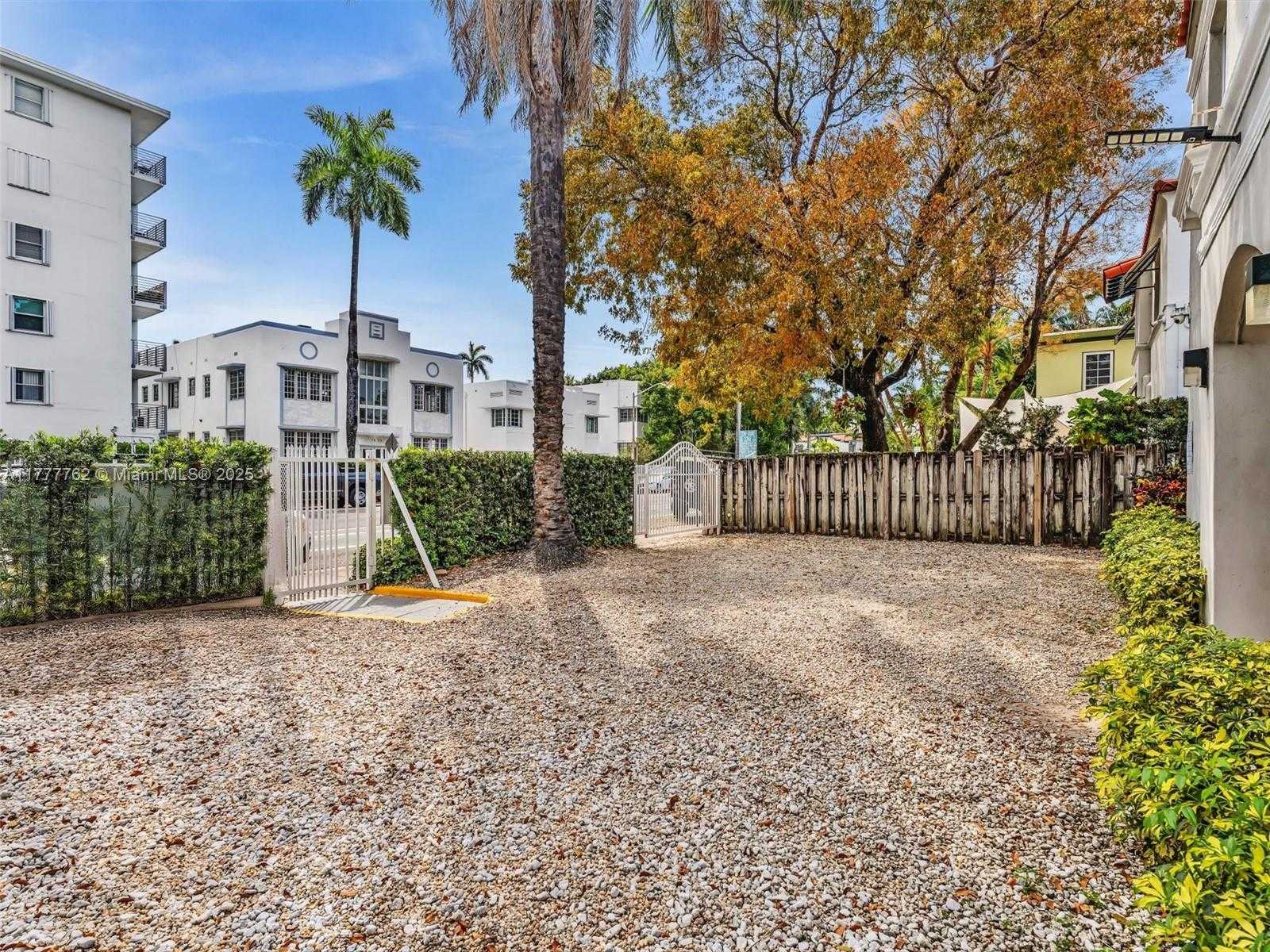 Small Image of 1534 EUCLID AVENUE, Miami Beach Number 4