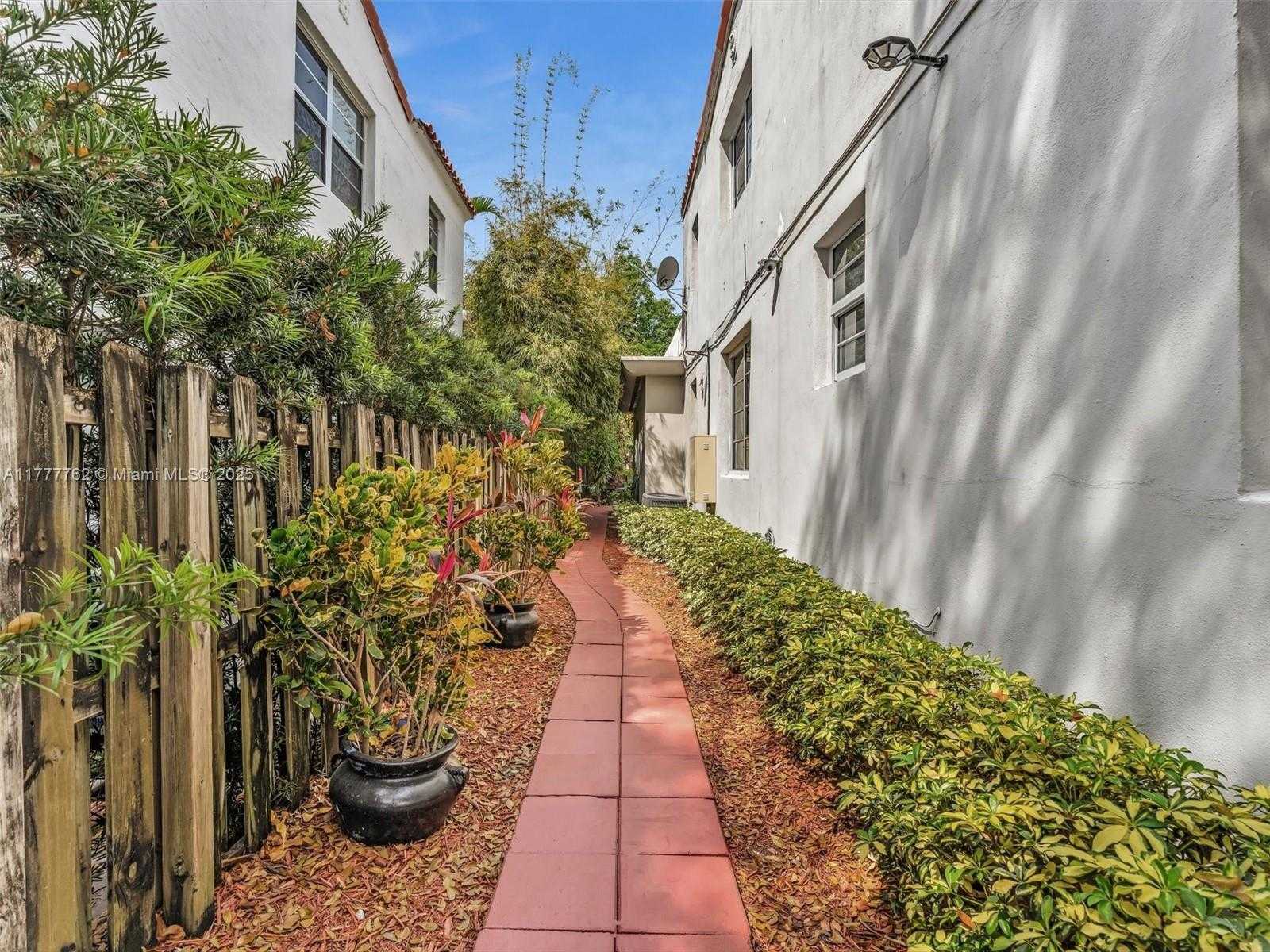 Small Image of 1534 EUCLID AVENUE, Miami Beach Number 6