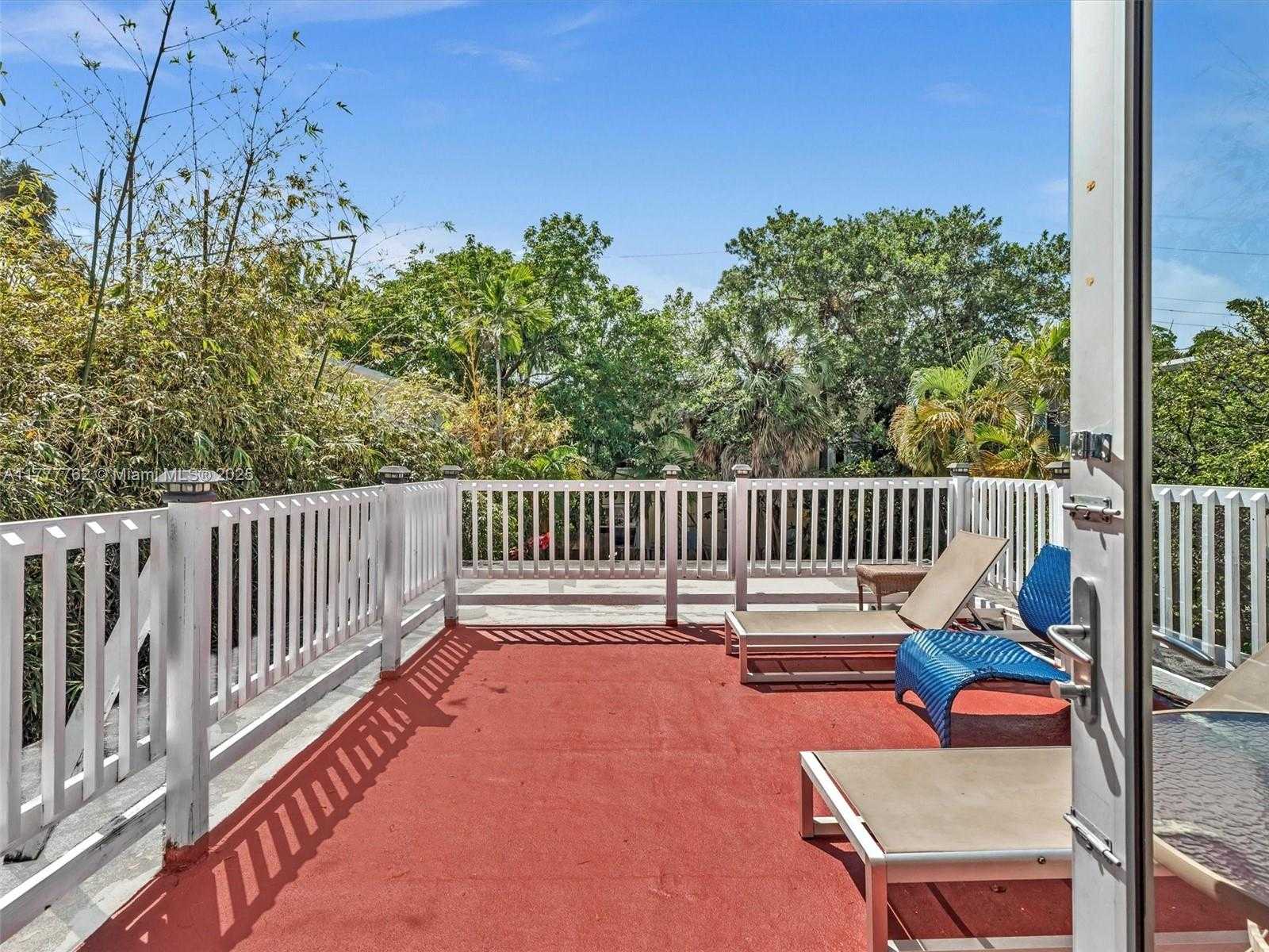 Small Image of 1534 EUCLID AVENUE, Miami Beach Number 7