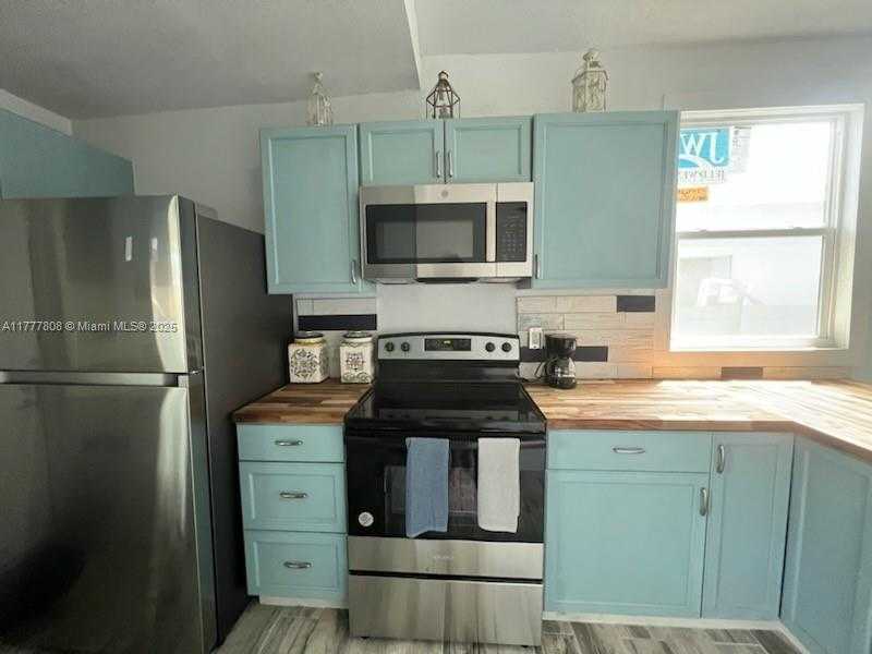 Small Image of 265 NORTH WEST 80TH ST, Miami Number 13