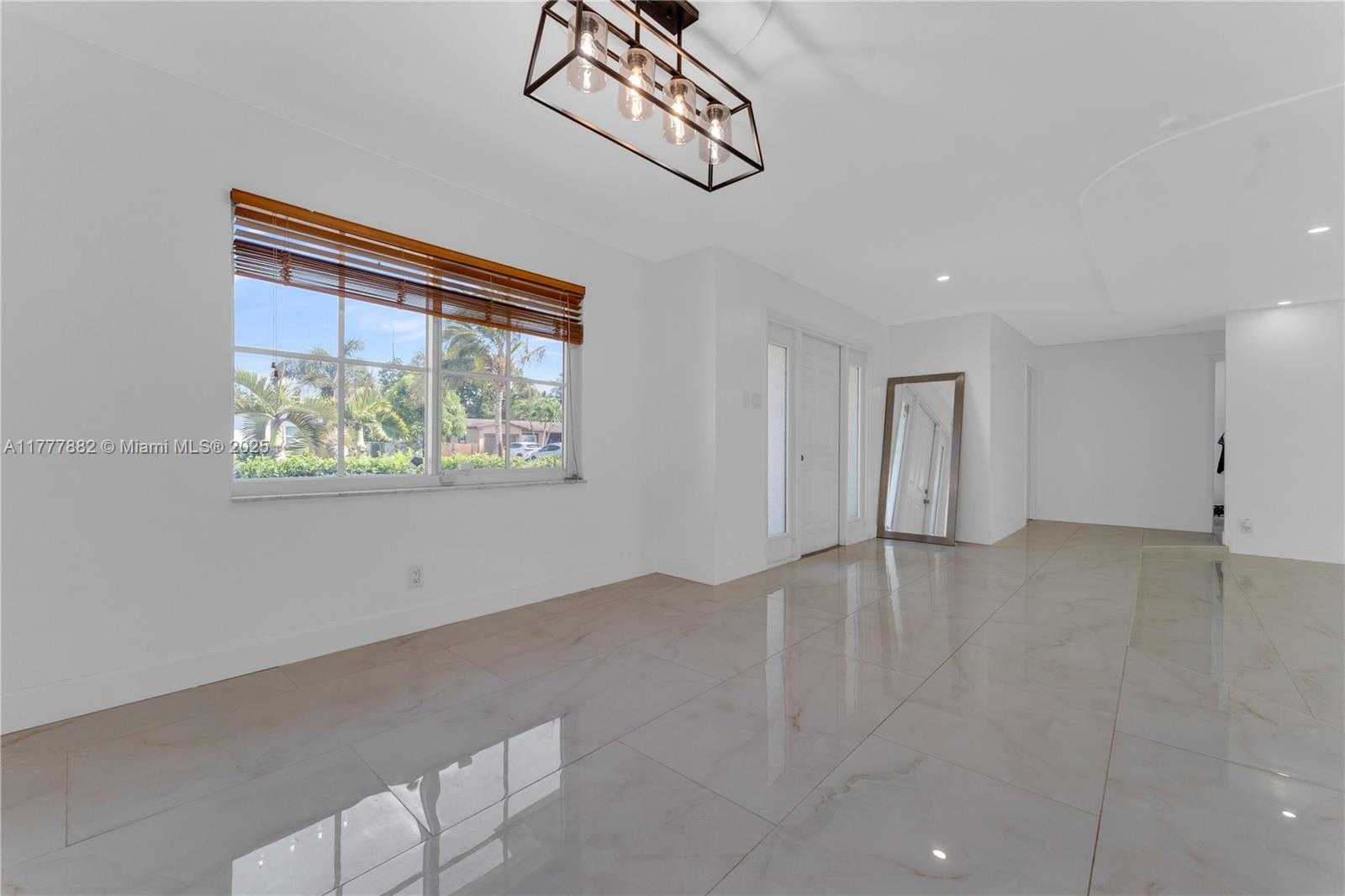 Small Image of 6924 NORTH WEST 8TH CT, Margate Number 10