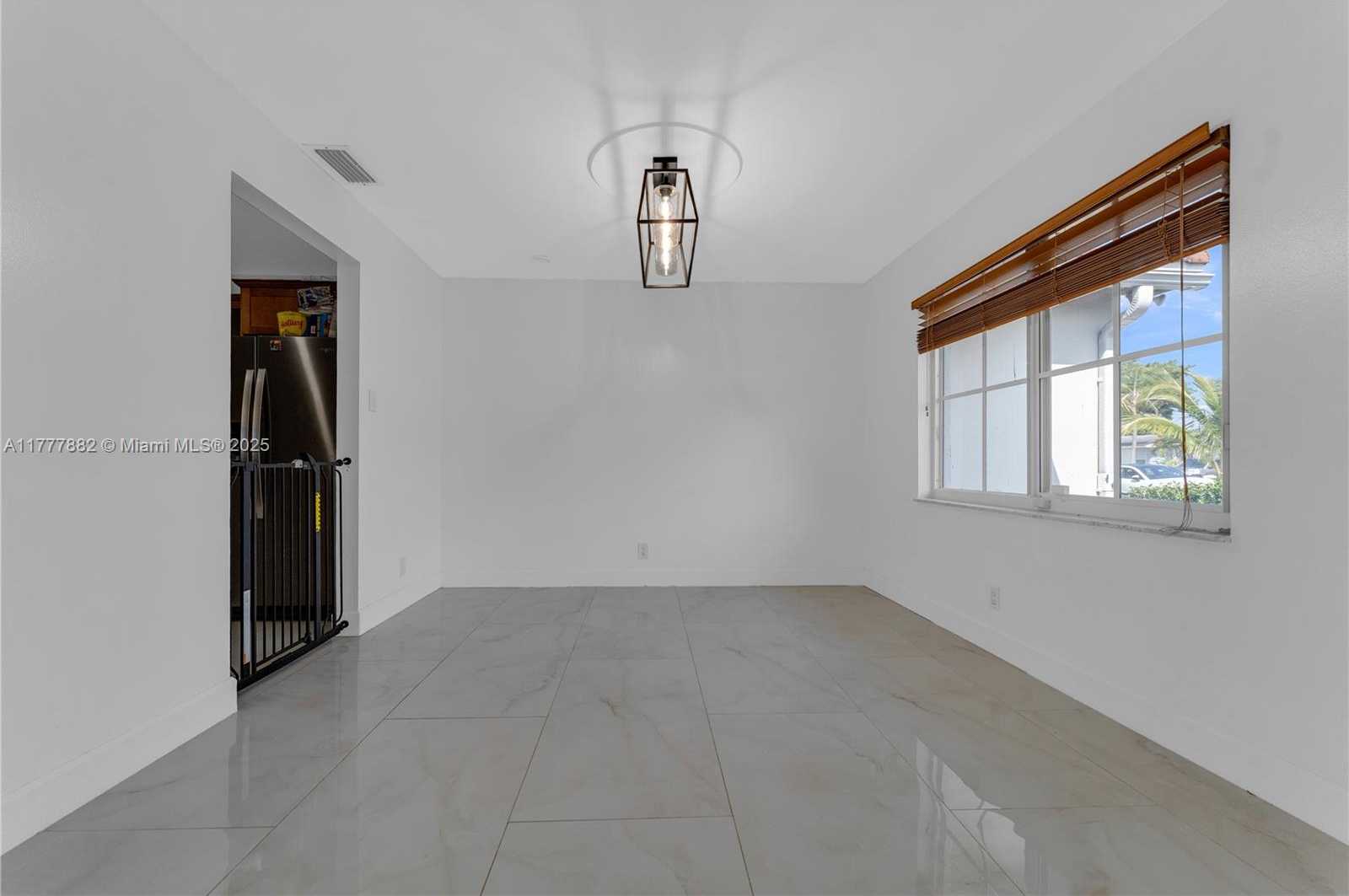 Small Image of 6924 NORTH WEST 8TH CT, Margate Number 11