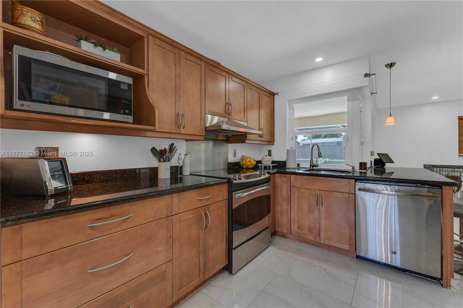 Small Image of 6924 NORTH WEST 8TH CT, Margate Number 13