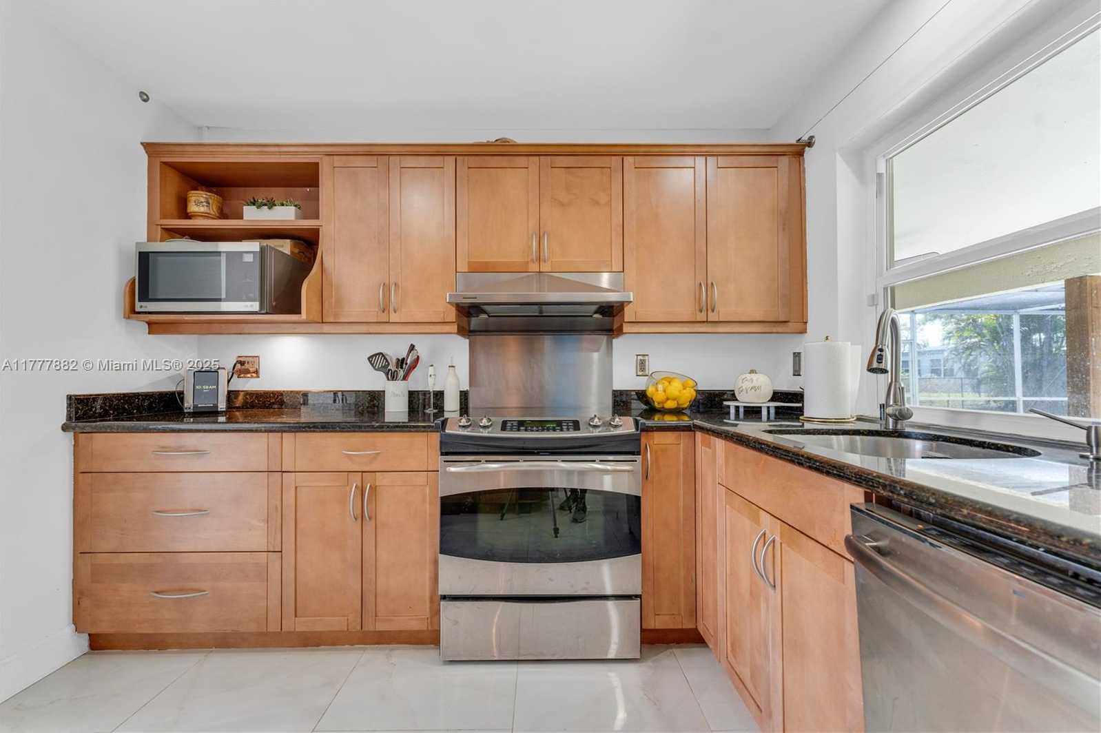 Small Image of 6924 NORTH WEST 8TH CT, Margate Number 14