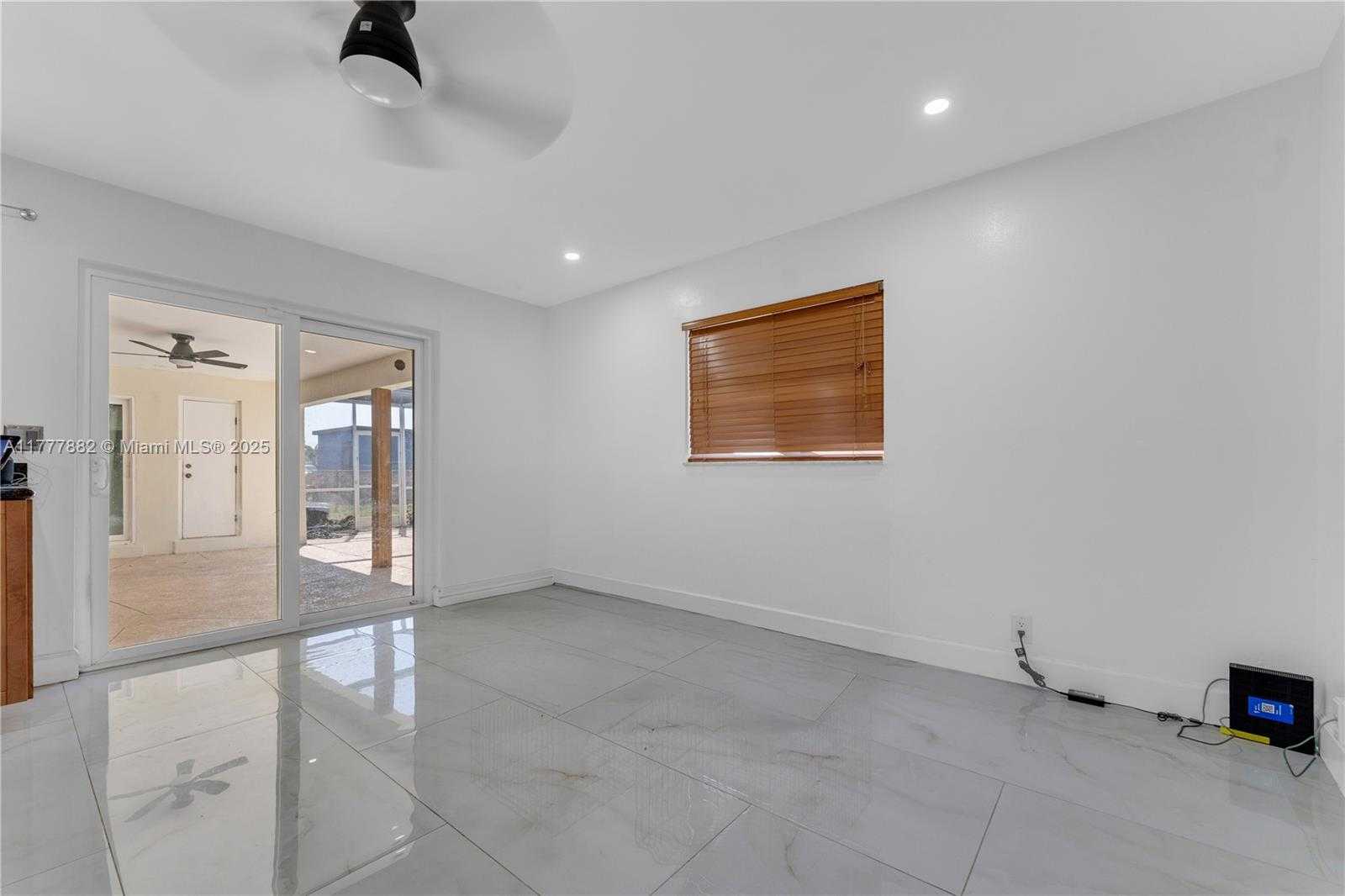 Small Image of 6924 NORTH WEST 8TH CT, Margate Number 18