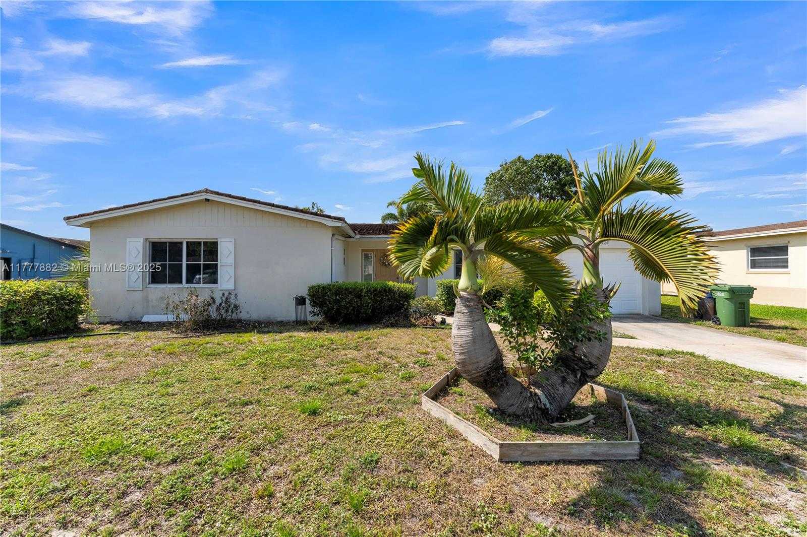 Small Image of 6924 NORTH WEST 8TH CT, Margate Number 2