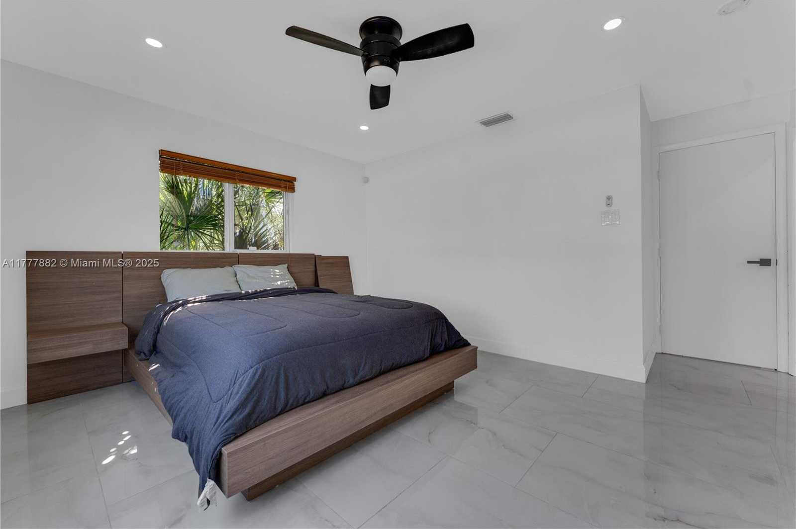 Small Image of 6924 NORTH WEST 8TH CT, Margate Number 21