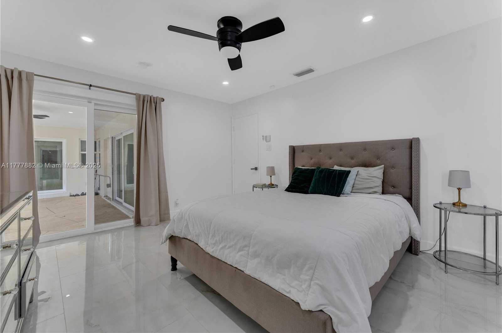 Small Image of 6924 NORTH WEST 8TH CT, Margate Number 24