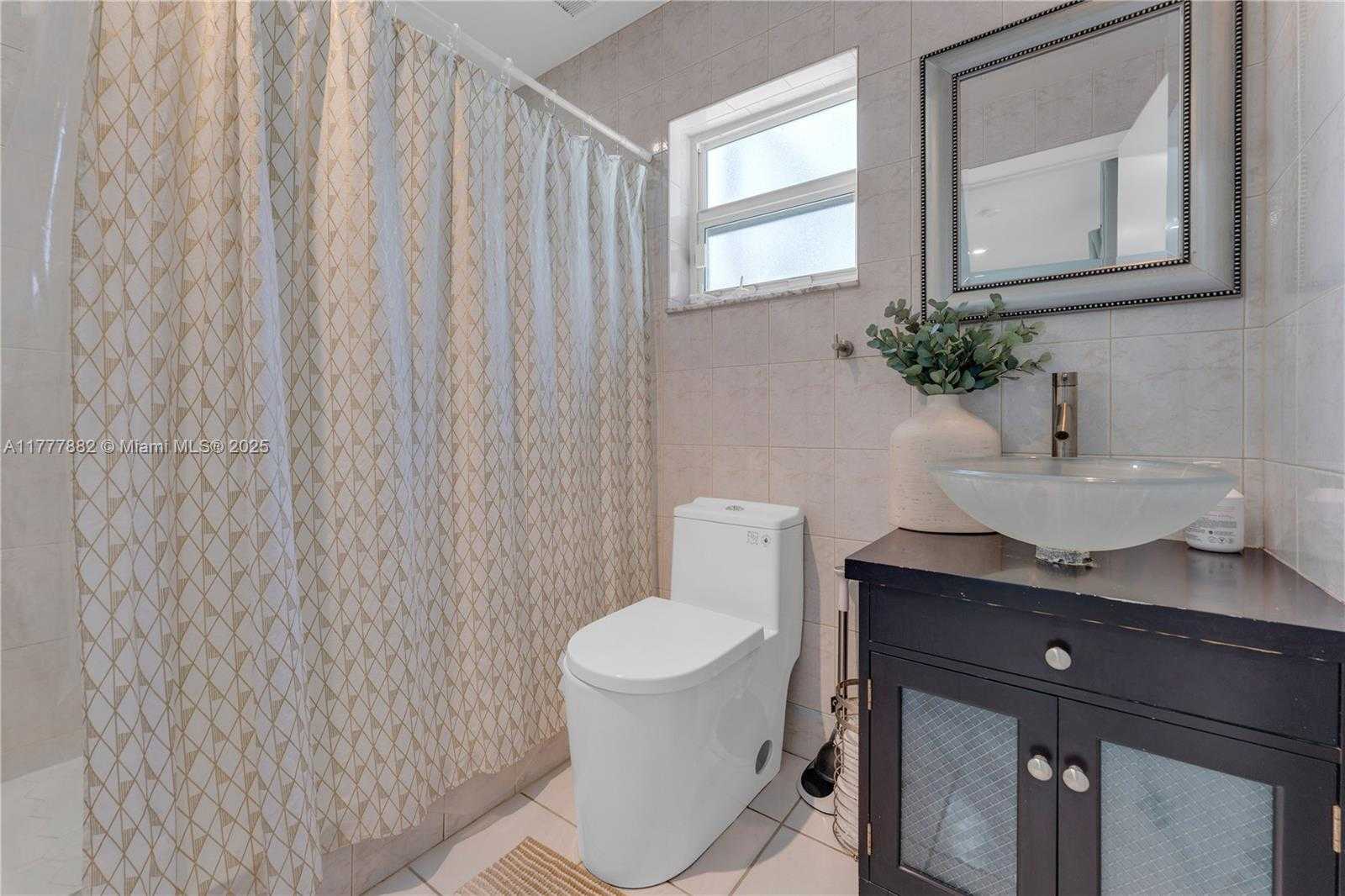 Small Image of 6924 NORTH WEST 8TH CT, Margate Number 26