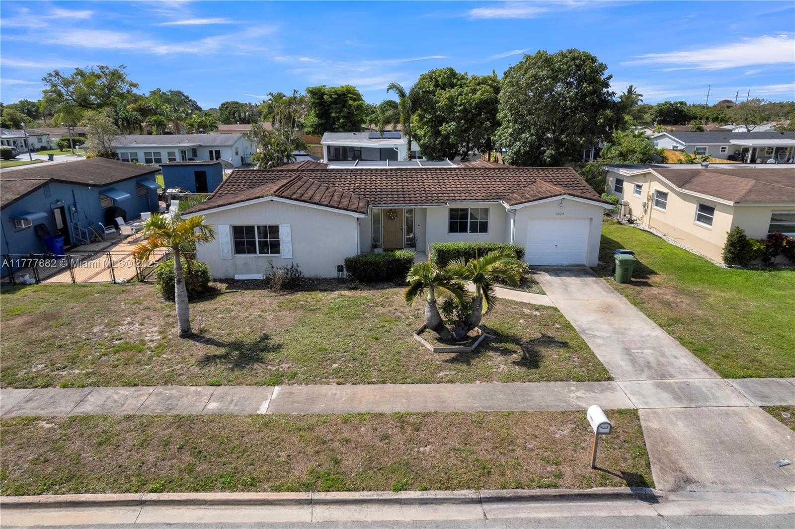 Small Image of 6924 NORTH WEST 8TH CT, Margate Number 3