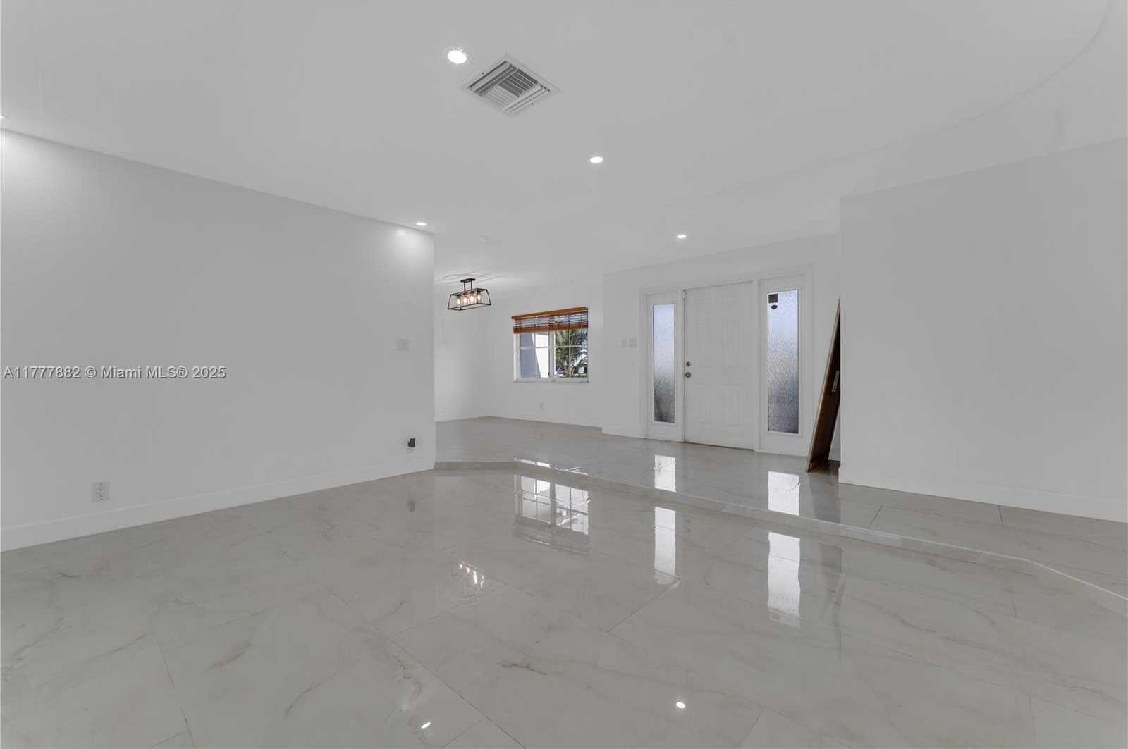 Small Image of 6924 NORTH WEST 8TH CT, Margate Number 8