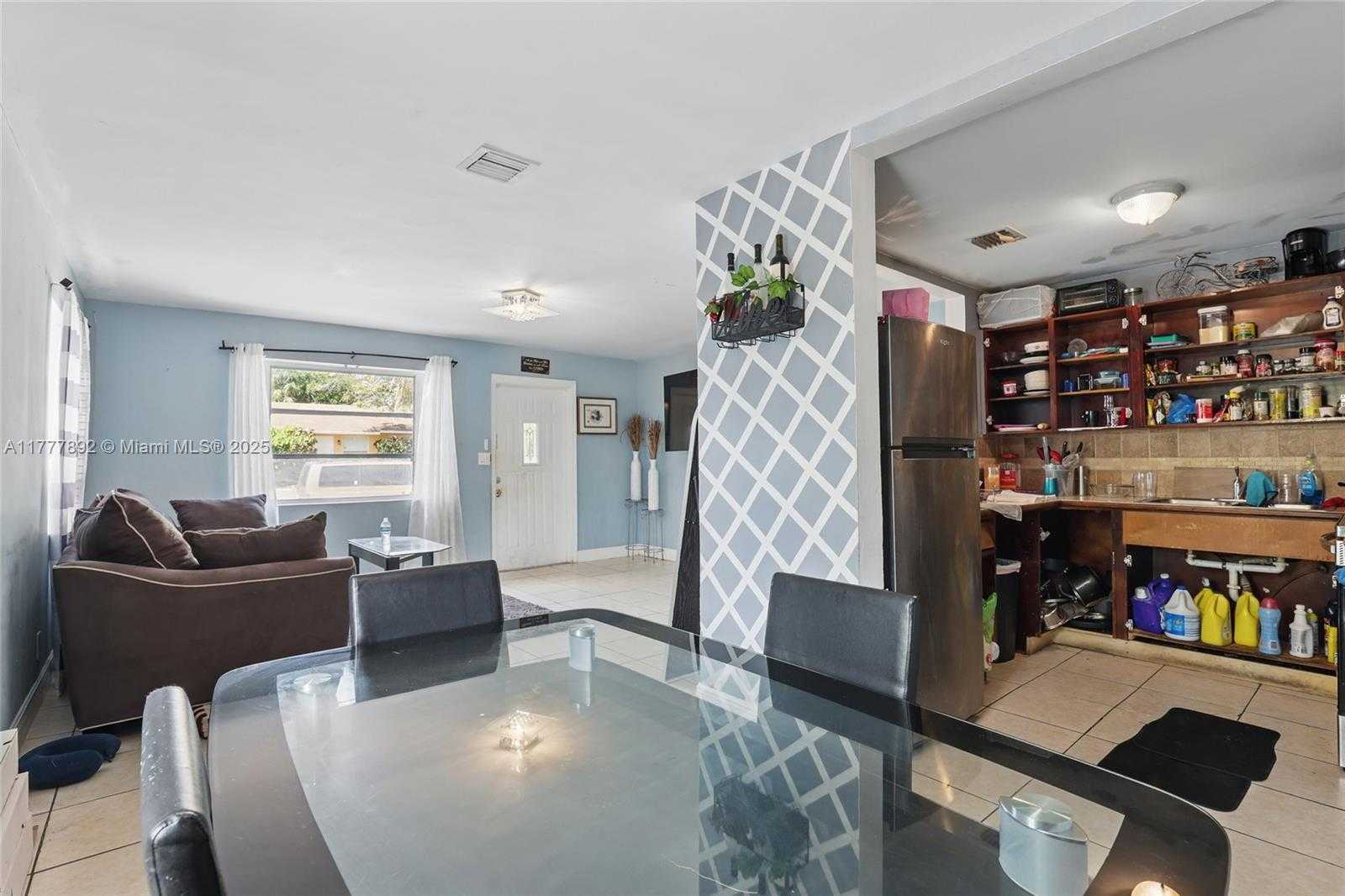 Small Image of 936 38TH ST, West Palm Beach Number 10