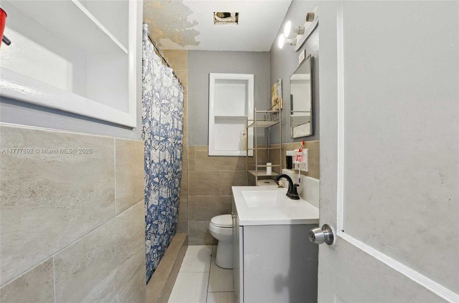 Small Image of 936 38TH ST, West Palm Beach Number 13