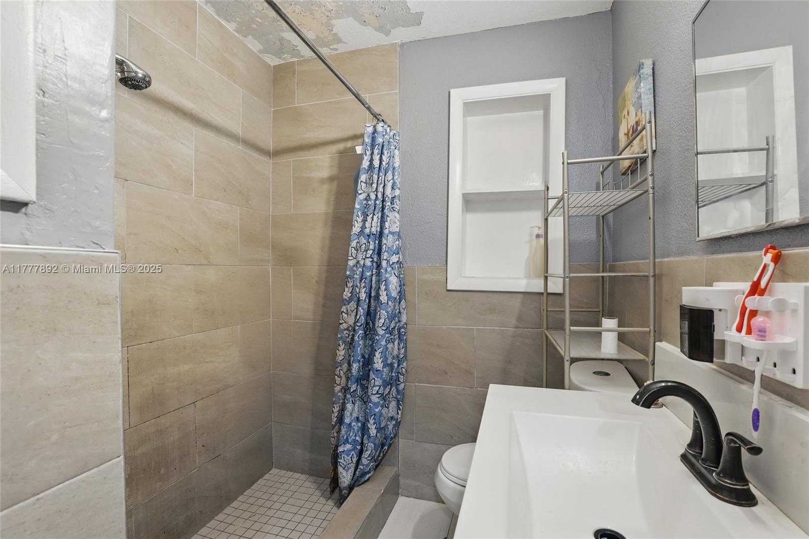 Small Image of 936 38TH ST, West Palm Beach Number 15