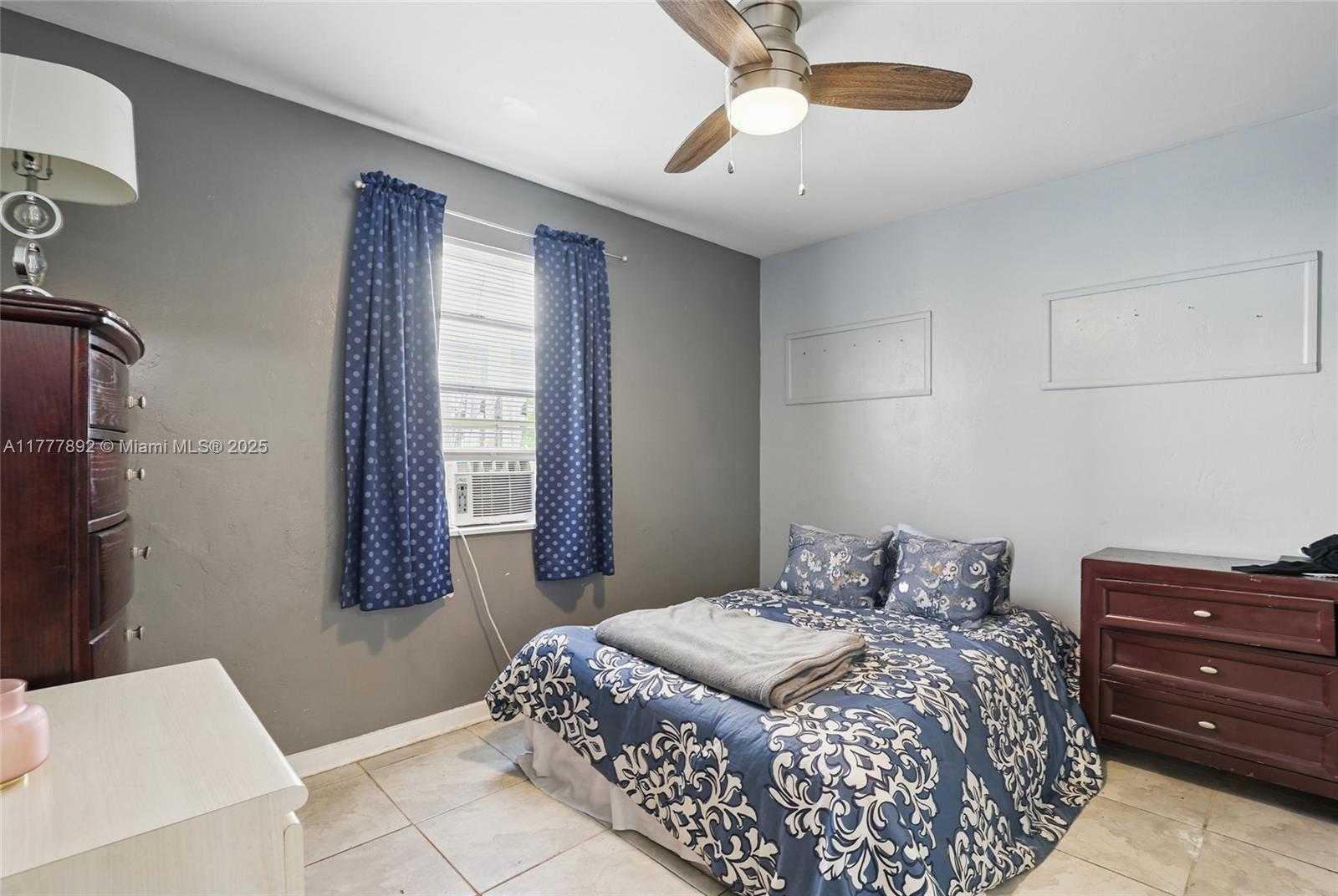 Small Image of 936 38TH ST, West Palm Beach Number 17