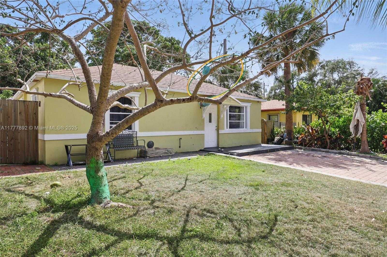 Small Image of 936 38TH ST, West Palm Beach Number 3