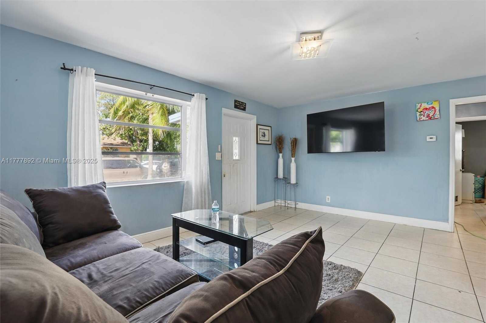 Small Image of 936 38TH ST, West Palm Beach Number 6