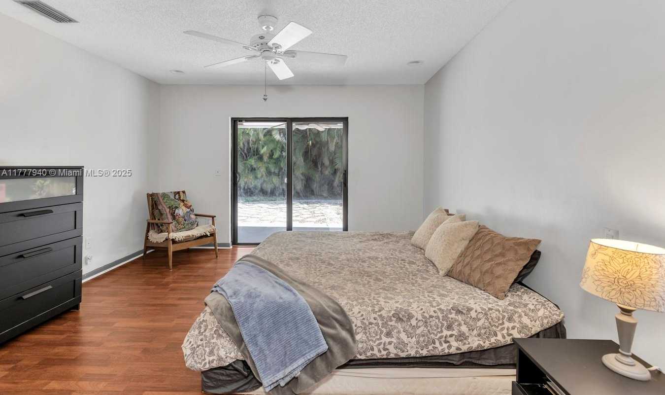Small Image of 14811 ARCHERHALL ST, Davie Number 12