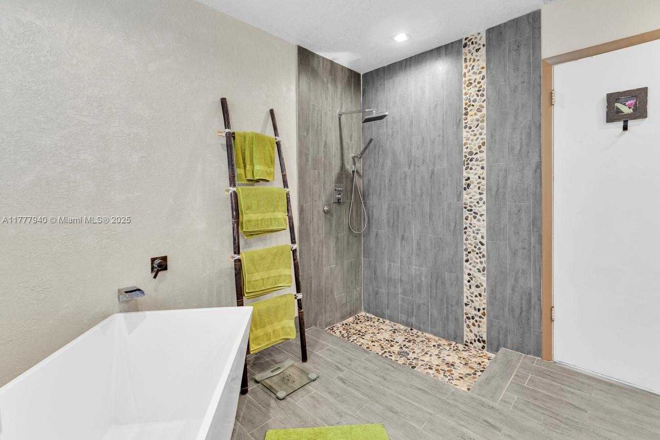 Small Image of 14811 ARCHERHALL ST, Davie Number 16