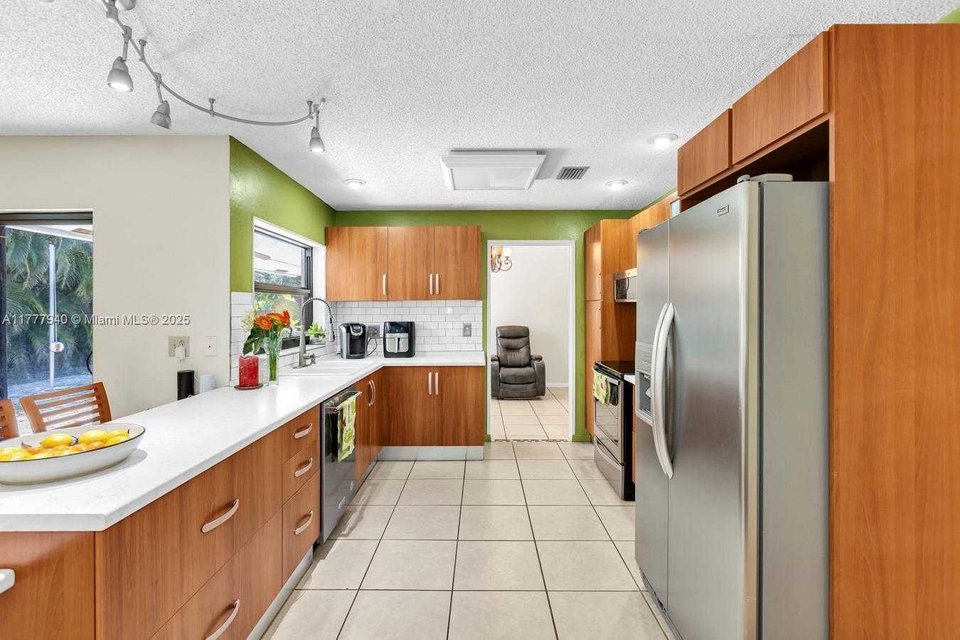 Small Image of 14811 ARCHERHALL ST, Davie Number 36