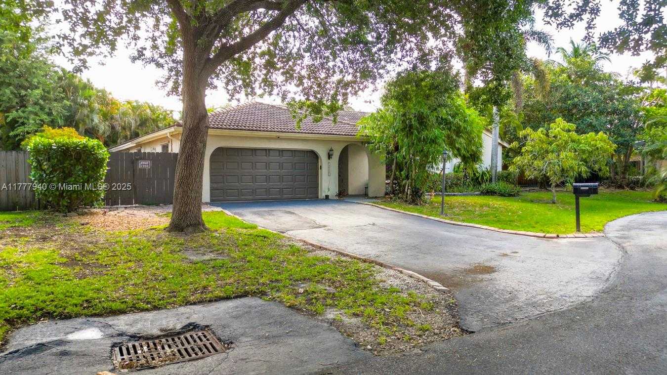 Small Image of 14811 ARCHERHALL ST, Davie Number 57