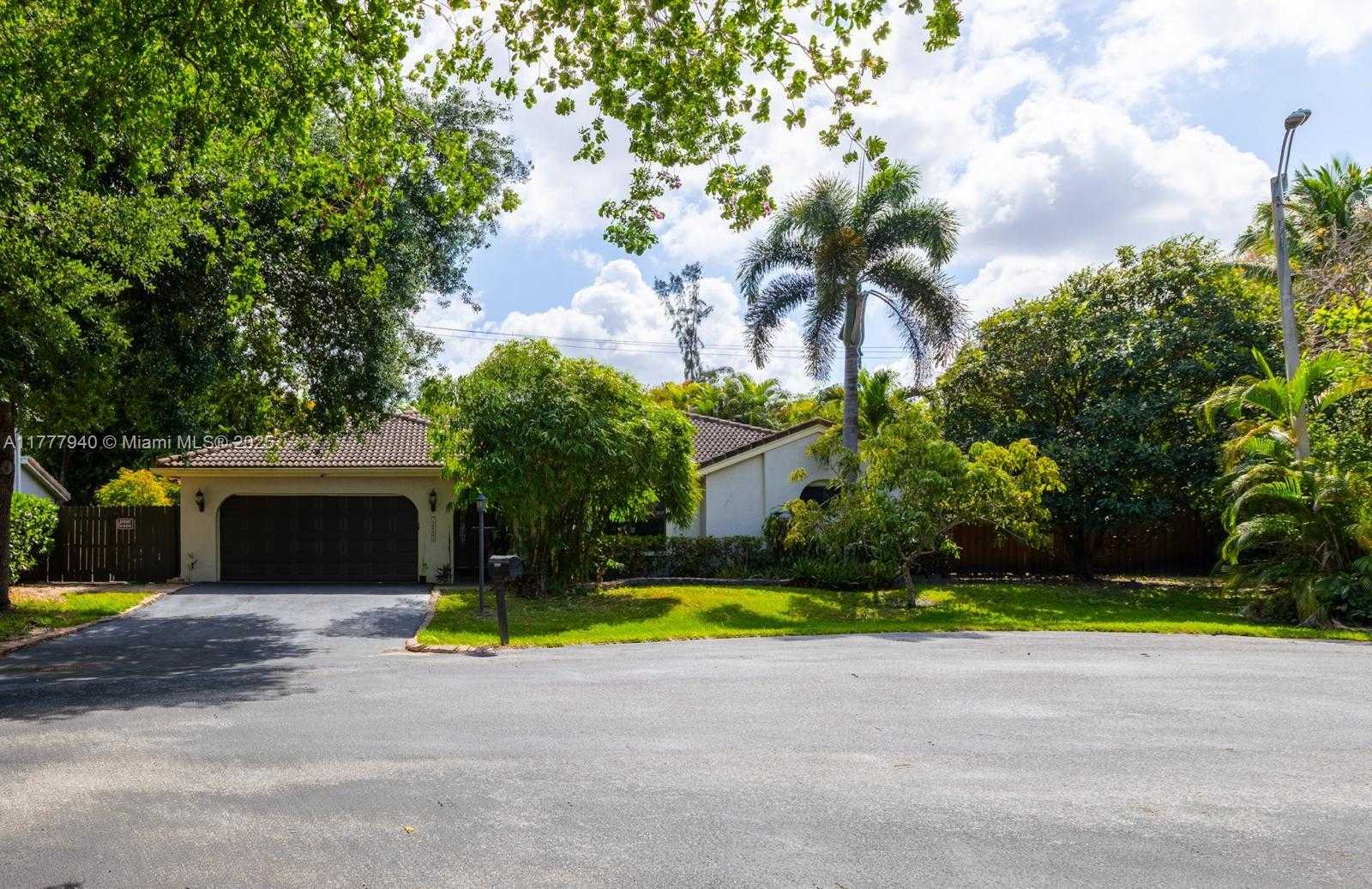 Small Image of 14811 ARCHERHALL ST, Davie Number 59