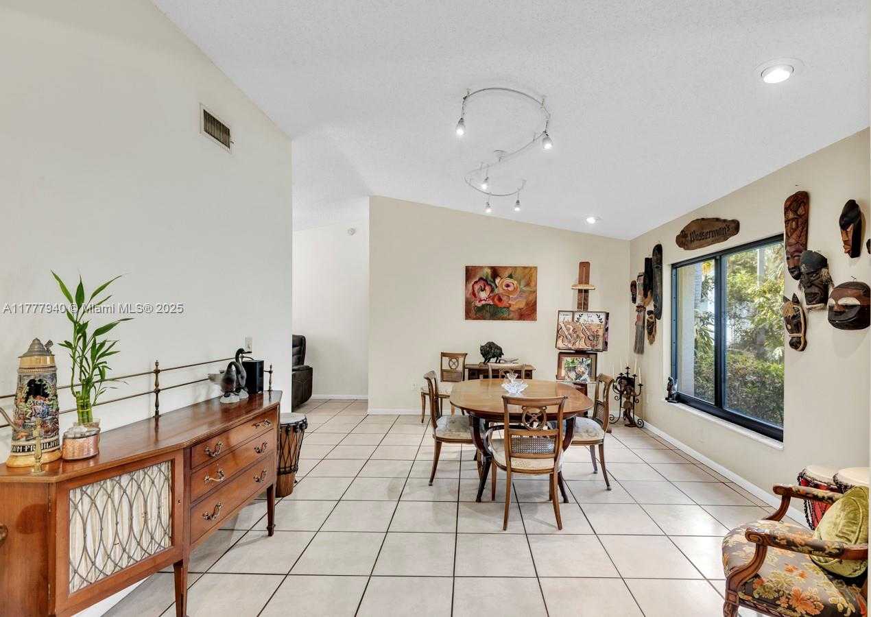Small Image of 14811 ARCHERHALL ST, Davie Number 9