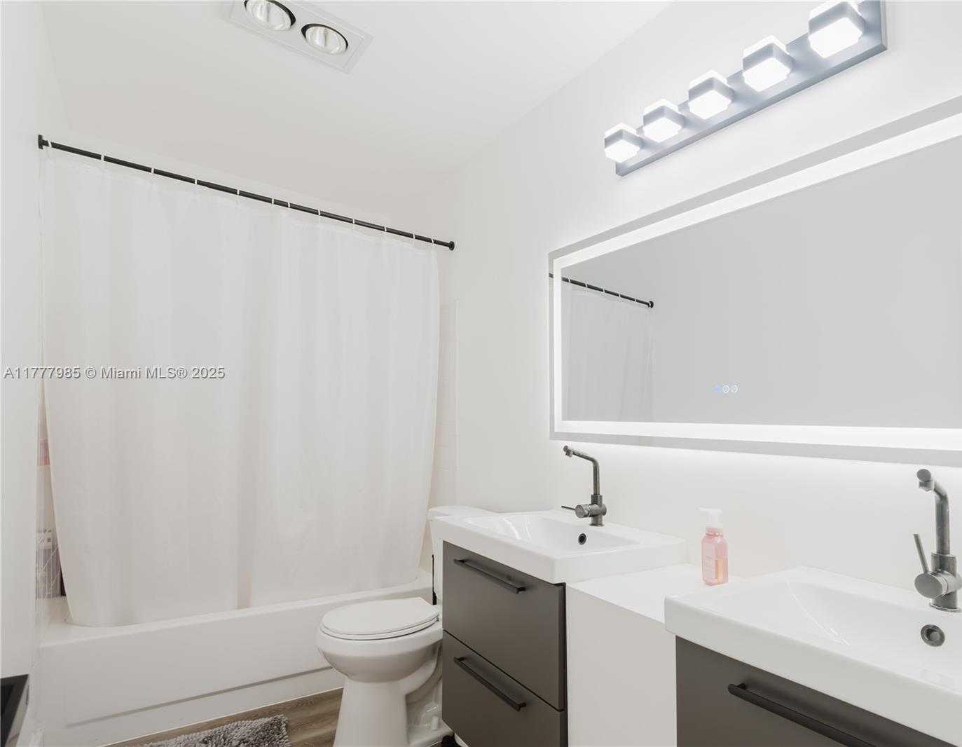 Small Image of 10300 NORTH WEST 80TH CT, Tamarac Number 11