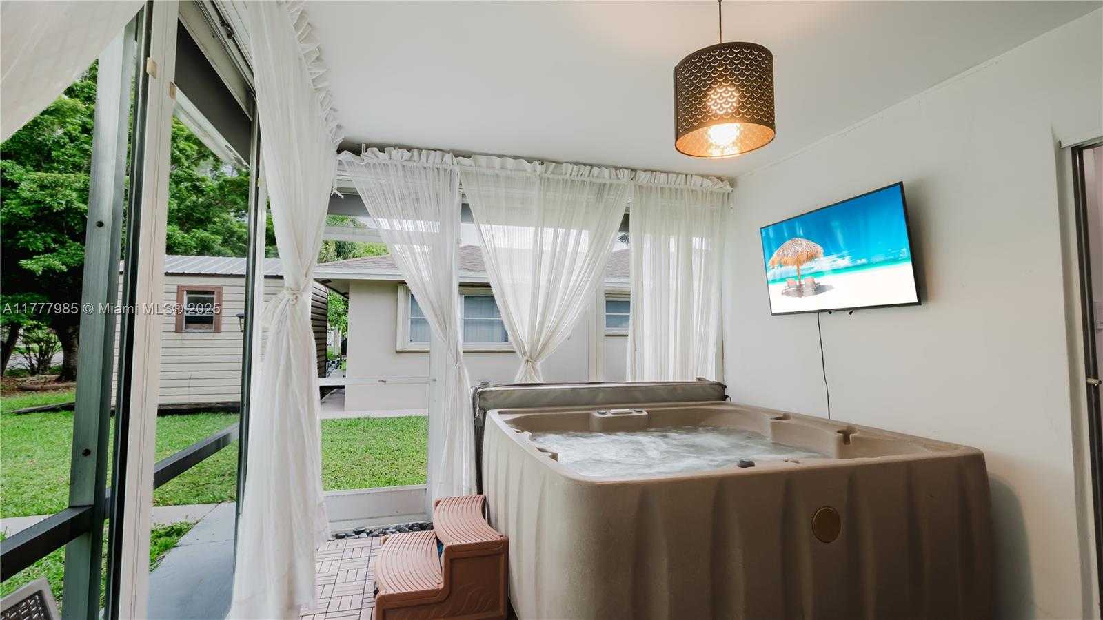 Small Image of 10300 NORTH WEST 80TH CT, Tamarac Number 15