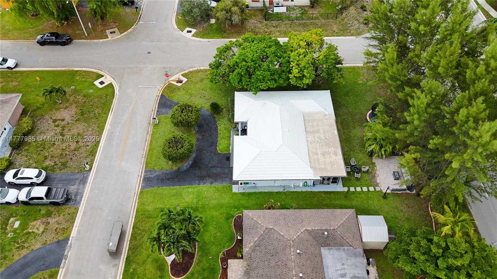 Small Image of 10300 NORTH WEST 80TH CT, Tamarac Number 23