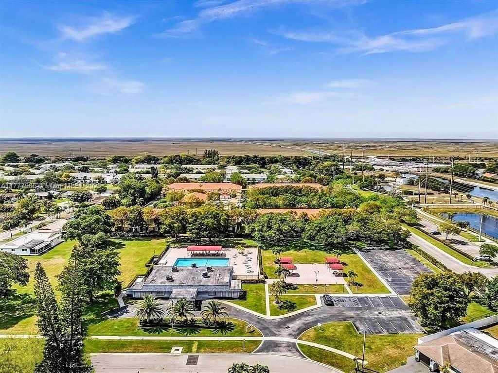 Small Image of 10300 NORTH WEST 80TH CT, Tamarac Number 26