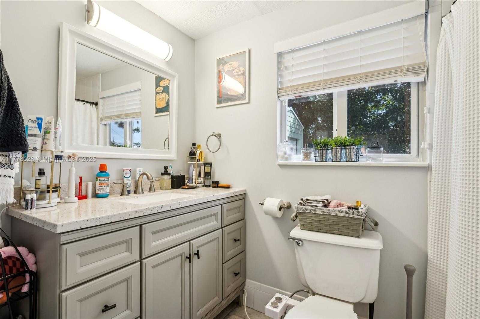 Small Image of 4580 NORTH WEST 3RD AVE, Oakland Park Number 16