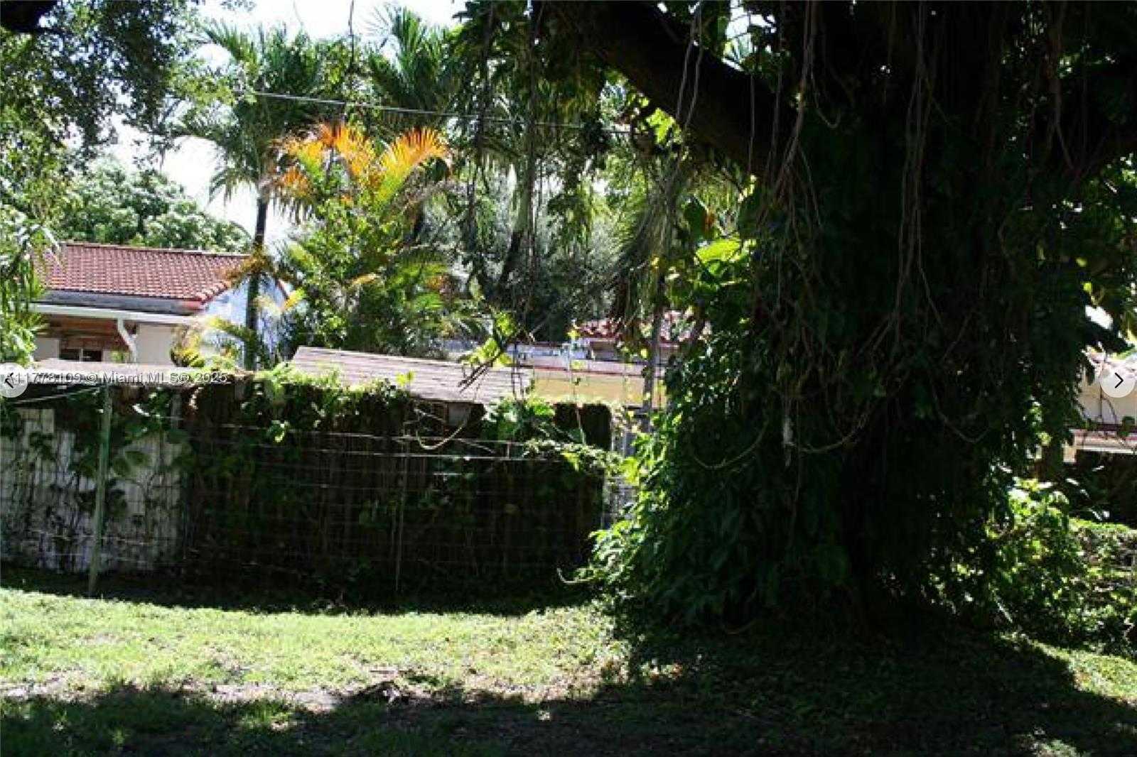 Small Image of 301 SOUTH WEST 51ST AVE, Miami Number 16