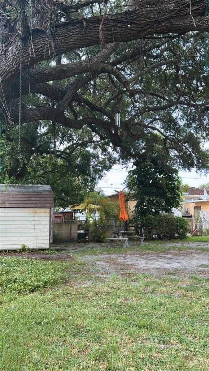 Small Image of 301 SOUTH WEST 51ST AVE, Miami Number 30