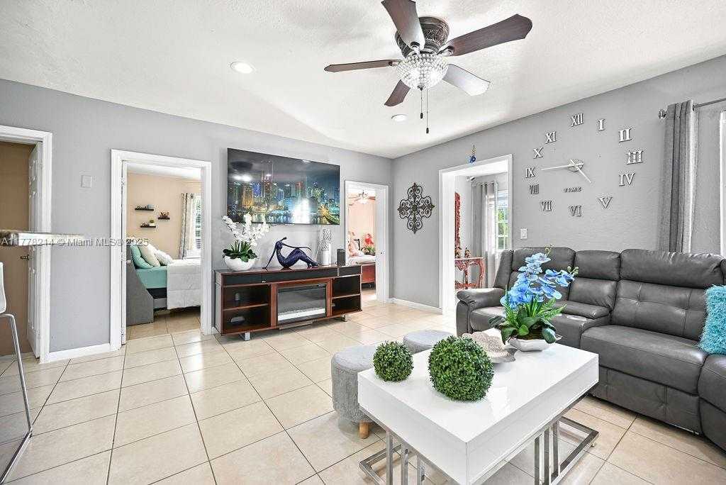 Small Image of 1500 NORTH EAST 141ST ST, North Miami Number 13